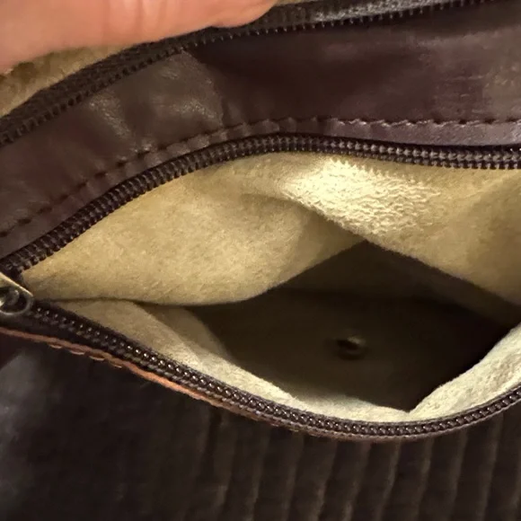 Cowhide artisan Brown and White Leather Shoulder Bag - Picture 5 of 11